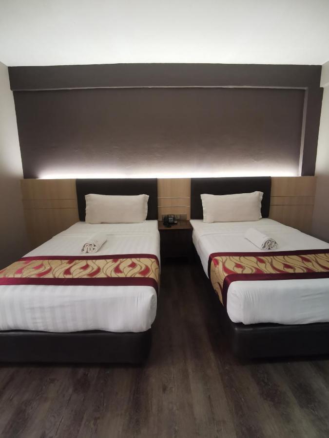 Palace Inn Мири Экстерьер фото