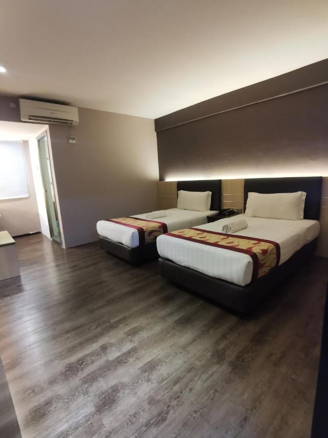 Palace Inn Мири Экстерьер фото